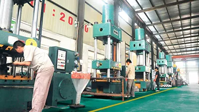 Taller de procesamiento de chapa metálica y fundición a presión