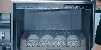 Lavavajillas industrial (lavado y desinfección)