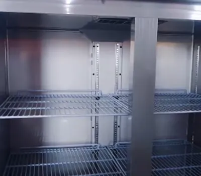 Vitrina refrigerada con puerta de vidrio